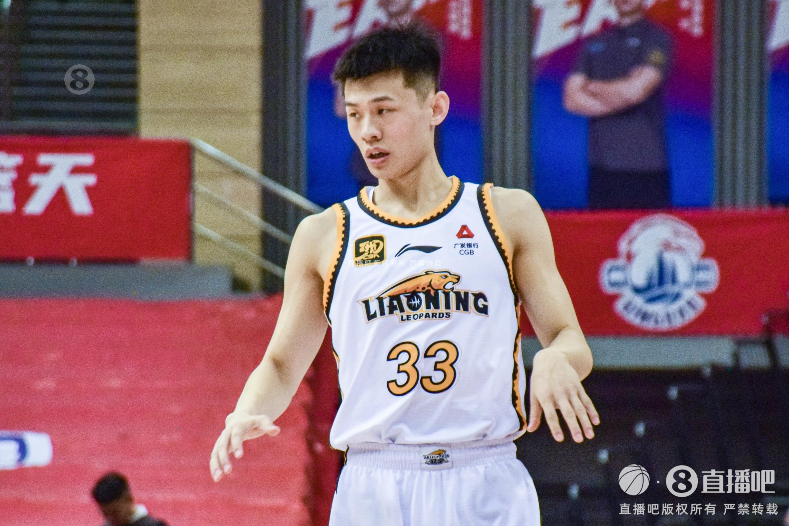 盡力了！王嵐嵚末節(jié)2記三分 全場(chǎng)18分鐘4中3拿到10分